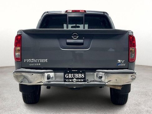Used 2017 Nissan Frontier SV image 6