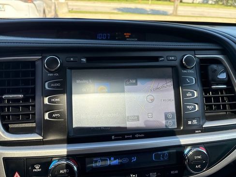 Used 2017 Toyota Highlander XLE AWD/4WD image 15