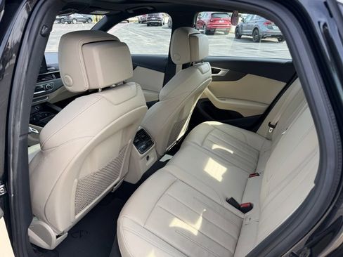 Used 2023 Audi A4 2.0T Premium w/ Convenience Package image 5