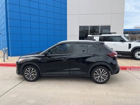 Used 2021 Nissan Kicks SV image 10