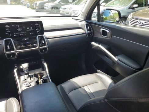Used 2021 Kia Sorento EX FWD image 18