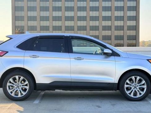 Used 2019 Ford Edge Titanium w/ Equipment Group 301A image 6
