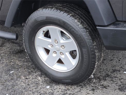 Certified 2018 Jeep Wrangler Sport image 15