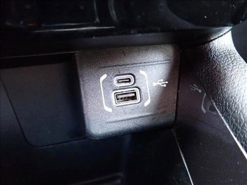 Used 2024 Jeep Compass Latitude AWD/4WD image 17