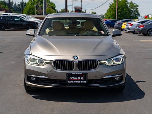 Used 2018 BMW 330i Sedan w/ Premium Package RWD image 4
