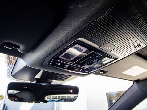 New 2026 Volkswagen Tiguan SE R-Line image 34