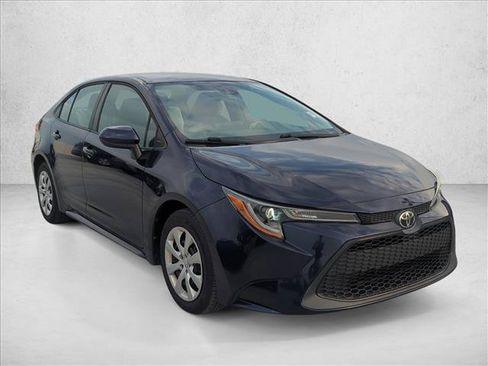 Used 2022 Toyota Corolla LE FWD image 3