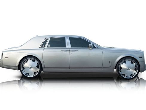 Used 2005 Rolls-Royce Phantom Sedan RWD image 2