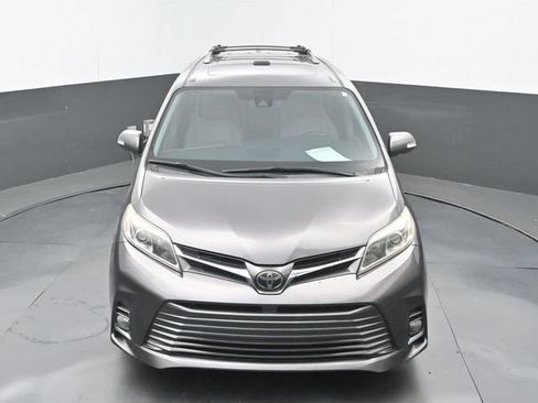 Used 2019 Toyota Sienna Limited FWD image 29