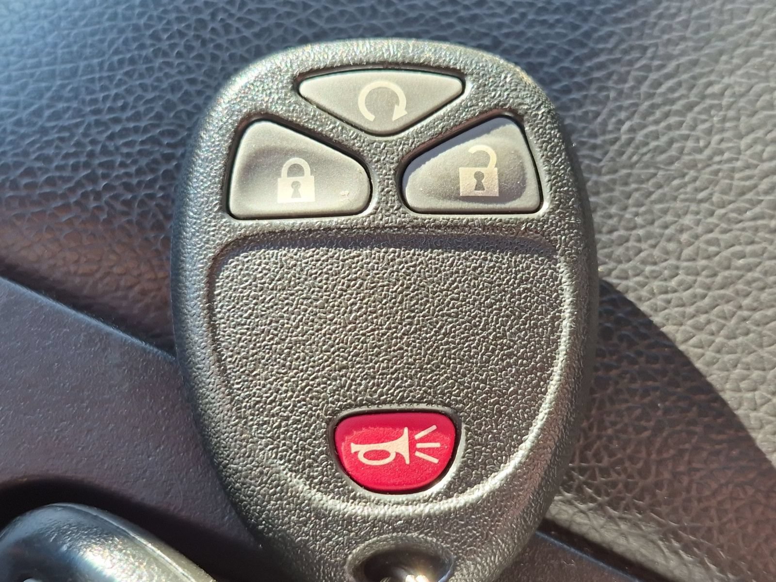 Used 2009 GMC Sierra 1500 SLT w/ SLT Convenience Package AWD/4WD image 30