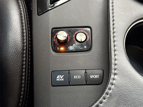 Used 2018 Toyota Avalon XLE Premium image 31