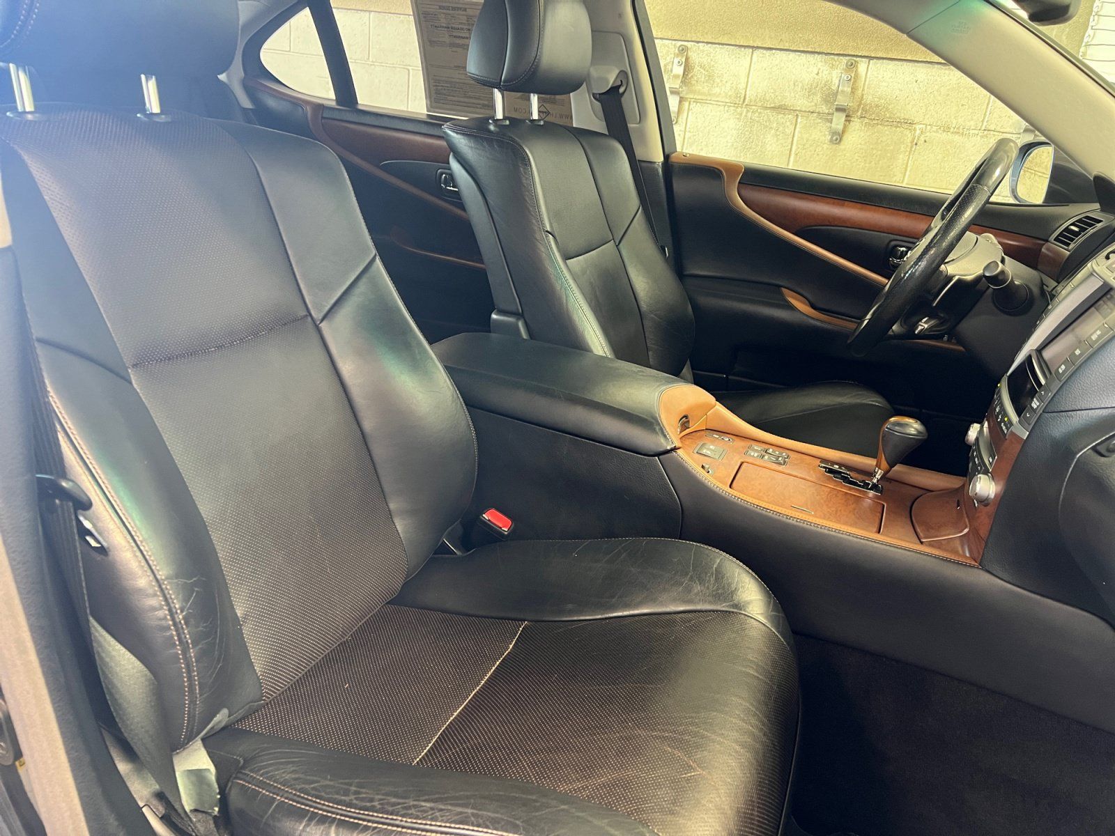 Used 2011 Lexus LS 460 w/ Sport Pkg RWD image 31