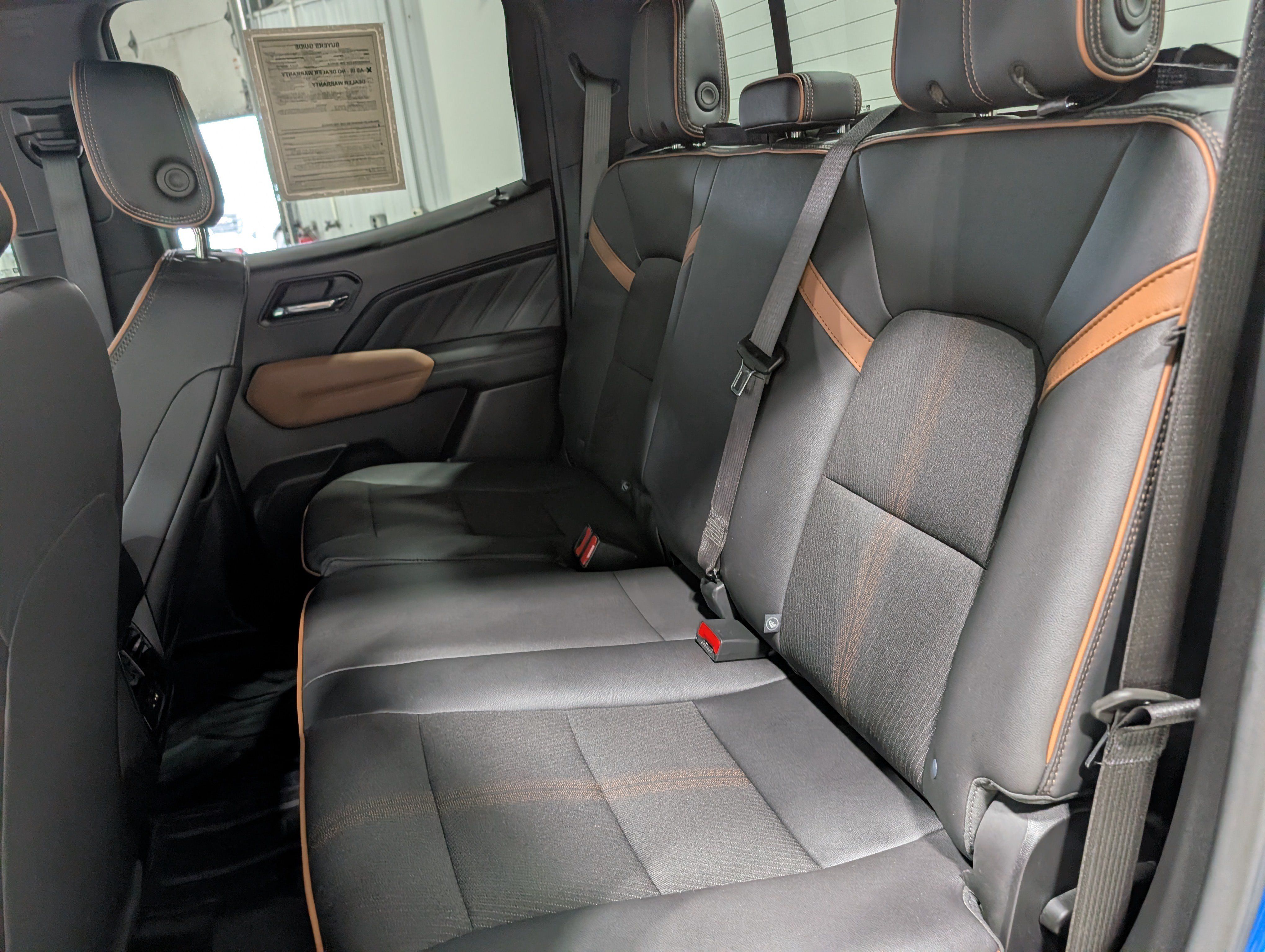 Used 2023 GMC Canyon AT4 w/ Technology Package AWD/4WD image 15