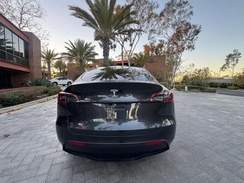 Used 2024 Tesla Model Y Long Range RWD image 6