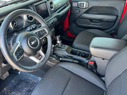 Used 2023 Jeep Wrangler Unlimited Sahara AWD/4WD image 11