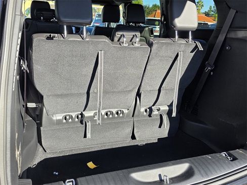 New 2026 Chrysler Pacifica Select w/ S Appearance Package image 12