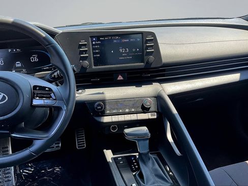 Used 2025 Hyundai Elantra Sport FWD image 11