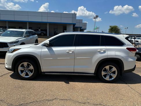 Used 2018 Toyota Highlander Limited FWD image 12
