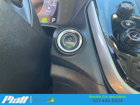 Used 2022 Chevrolet Bolt EUV LT w/ Convenience Package image 28