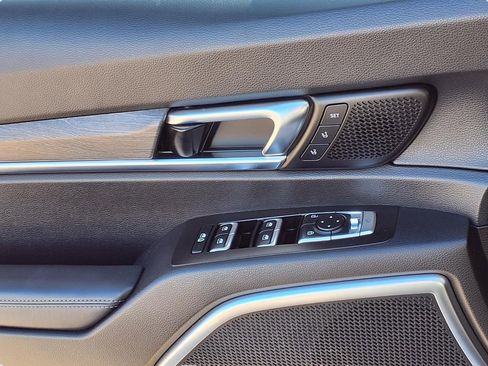 Used 2021 Kia Telluride SX w/ SX Prestige Package image 19