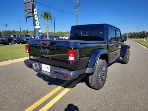 New 2025 Jeep Gladiator Sport w/ Premium Package image 8