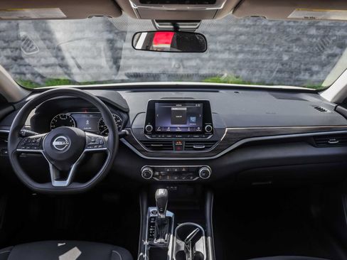 Used 2023 Nissan Altima 2.5 SV image 24