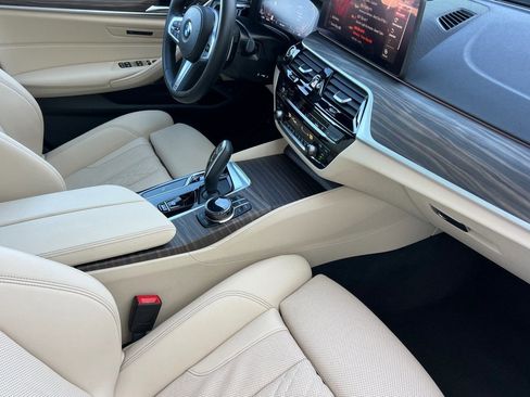 Certified 2023 BMW 530i xDrive w/ Executive Package image 32