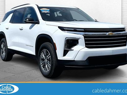 Used 2025 Chevrolet Traverse LT