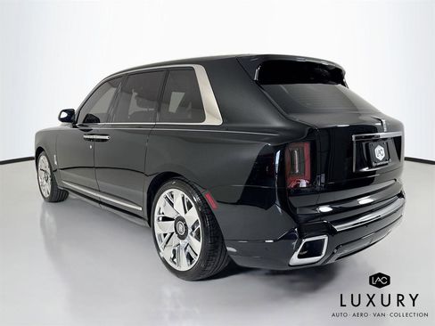 Used 2025 Rolls-Royce Cullinan AWD/4WD image 7