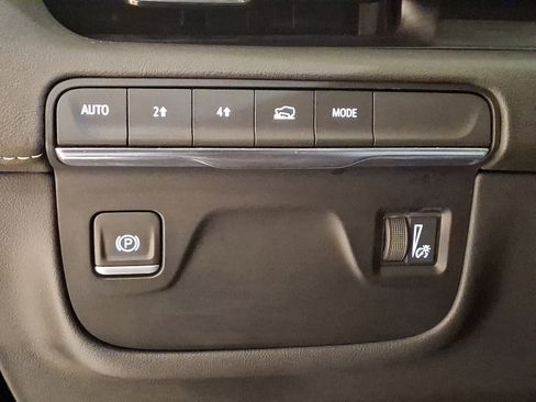 Certified 2023 Cadillac Escalade Premium Luxury image 31