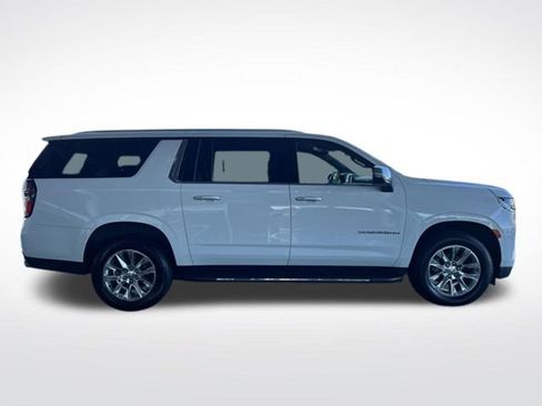 Used 2023 Chevrolet Suburban Premier AWD/4WD image 7