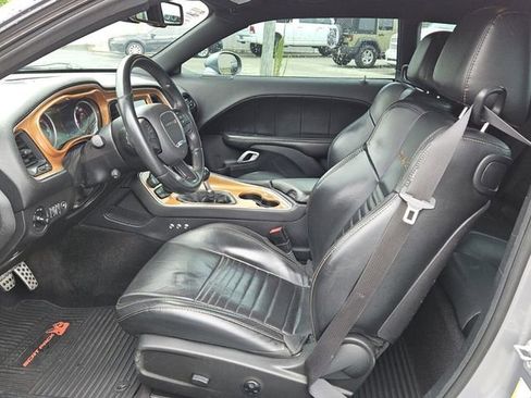 Used 2016 Dodge Challenger R/T Scat Pack RWD image 11
