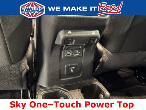 Used 2019 Jeep Wrangler Unlimited Sahara image 26