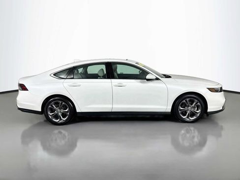 Used 2023 Honda Accord EX image 10