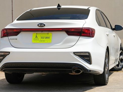 Used 2019 Kia Forte LXS FWD image 4