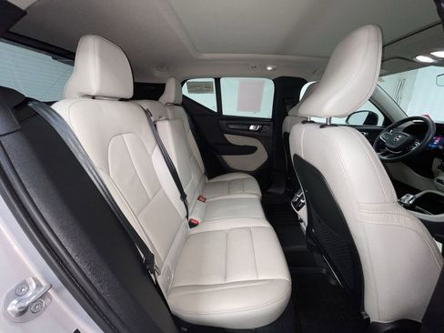 Used 2023 Volvo XC40 B5 Plus w/ Protection Package Premier image 11