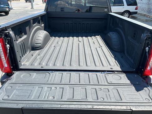 Used 2024 Ford F250 Lariat w/ Lariat Ultimate Package AWD/4WD image 9