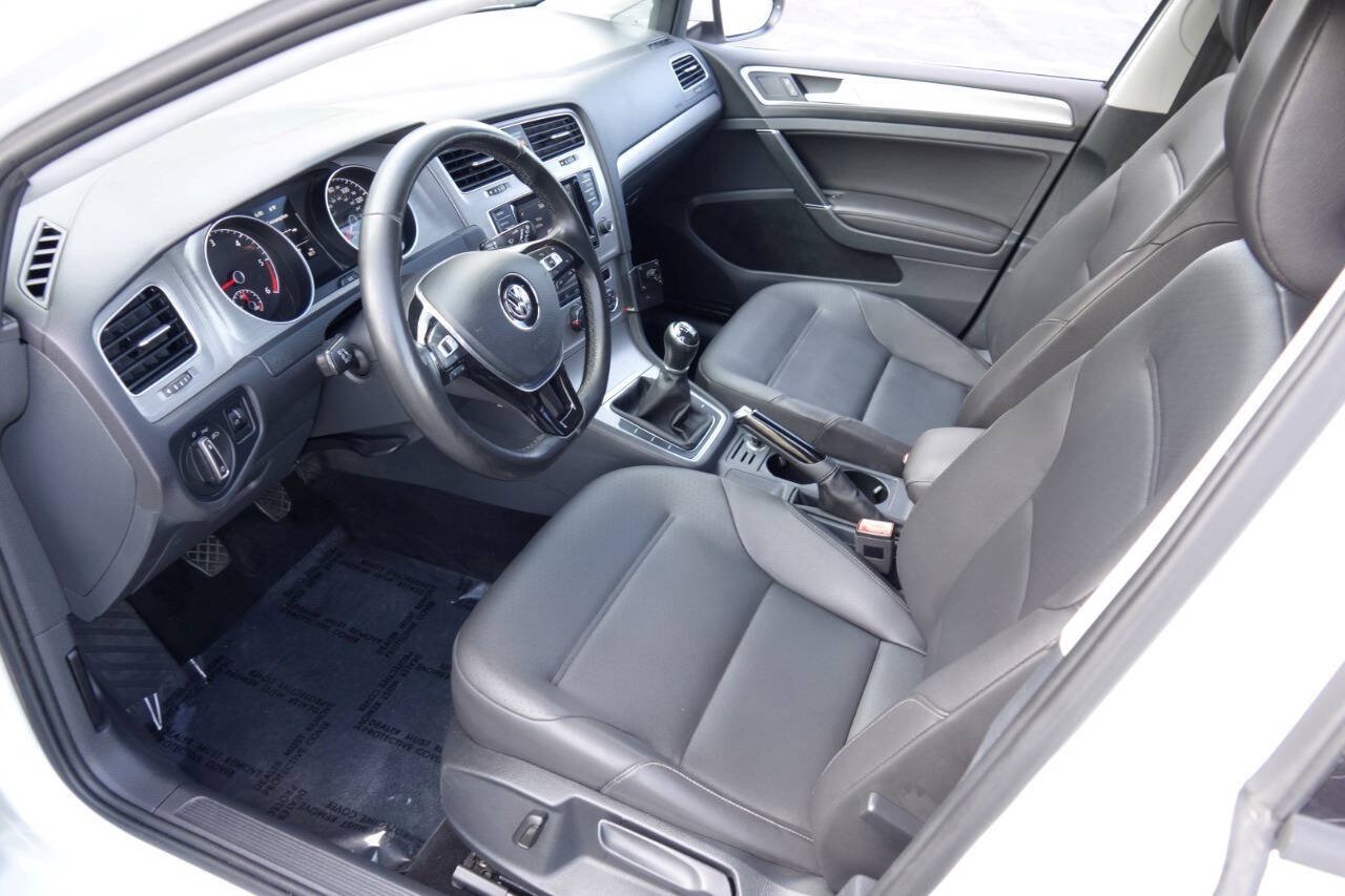 Used 2015 Volkswagen Golf TDI S FWD image 6