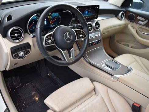 Used 2021 Mercedes-Benz GLC 300 GLC 300 w/ Premium Package image 10