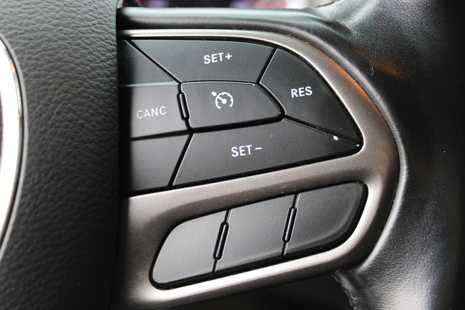 Used 2021 Dodge Charger SXT w/ Leather Interior Group RWD image 3