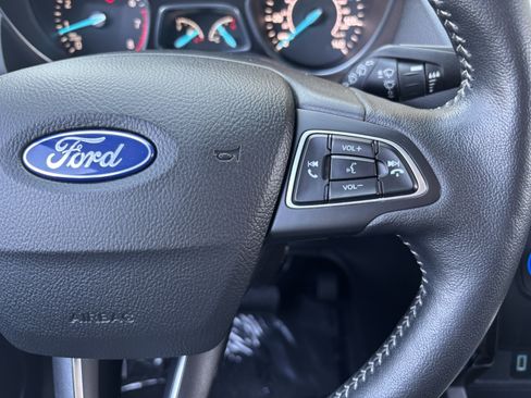 Used 2019 Ford Escape Titanium AWD/4WD image 15