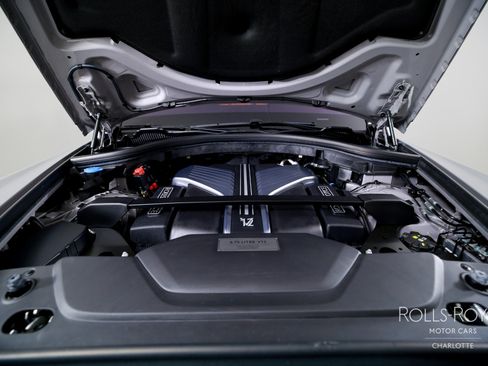 Certified 2024 Rolls-Royce Cullinan Black Badge image 40