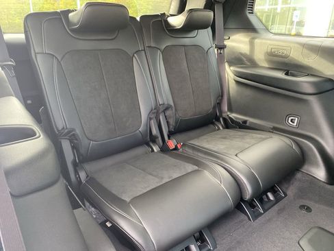 New 2025 Jeep Grand Cherokee L Altitude image 14