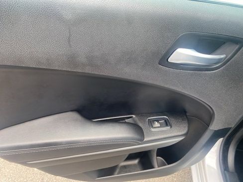 Used 2022 Dodge Charger SXT w/ Leather Interior Group image 12