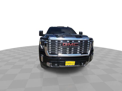 Used 2024 GMC Sierra 2500 Denali w/ Denali Reserve Package AWD/4WD image 3