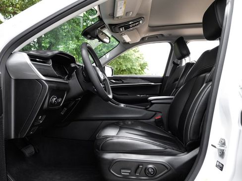 Used 2023 Jeep Grand Cherokee L Limited w/ Black Appearance Package RWD image 43