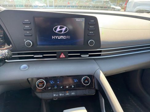 Used 2023 Hyundai Elantra SEL FWD image 9