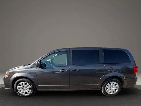Used 2019 Dodge Grand Caravan SE w/ UConnect Hands-Free Group FWD image 8