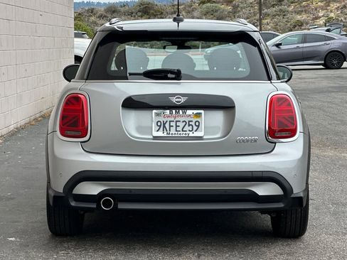 Used 2024 MINI Cooper 4-Door Hardtop image 8