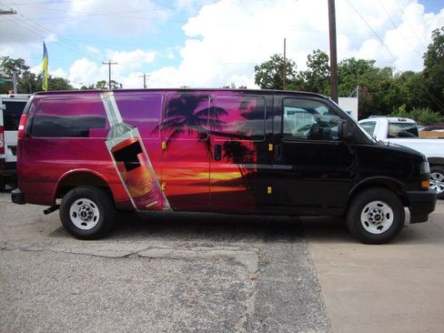 Used 2018 GMC Savana 2500 Extended w/ Driver Convenience Package image 1